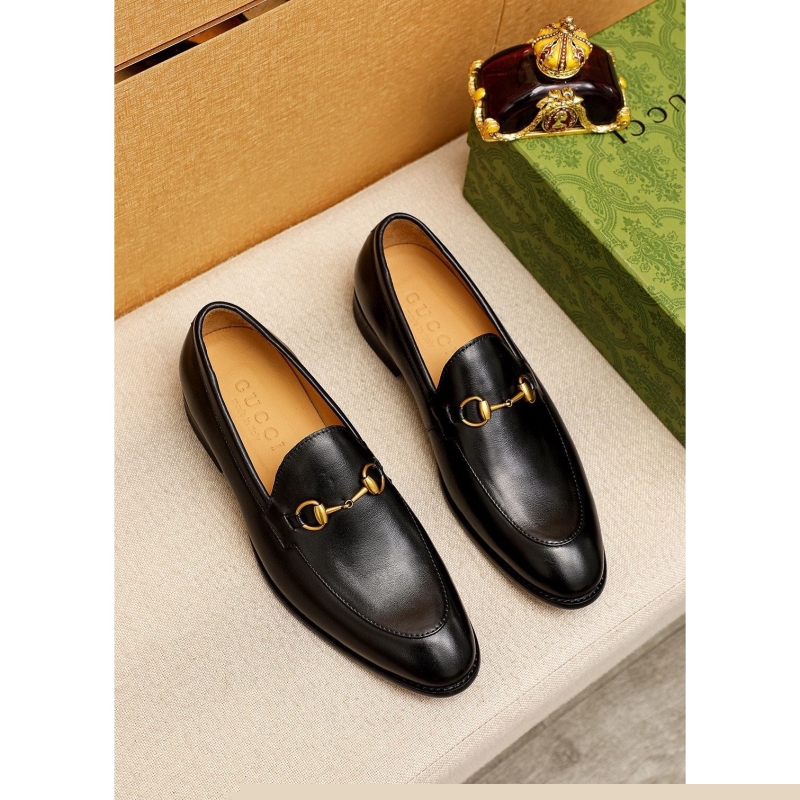 G*u*i leather shoes